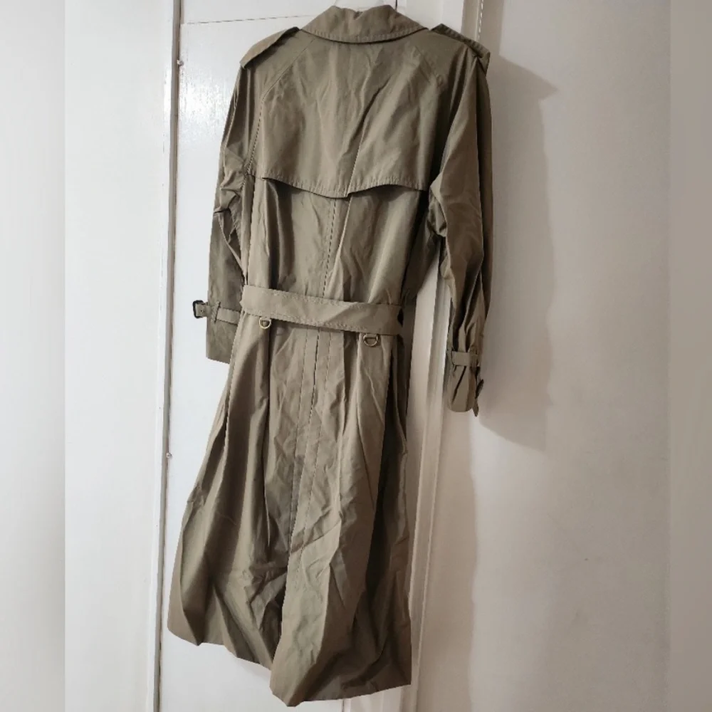 Burberry Beige Trench Coat with Signature Check Lining - Picture 4 of 16